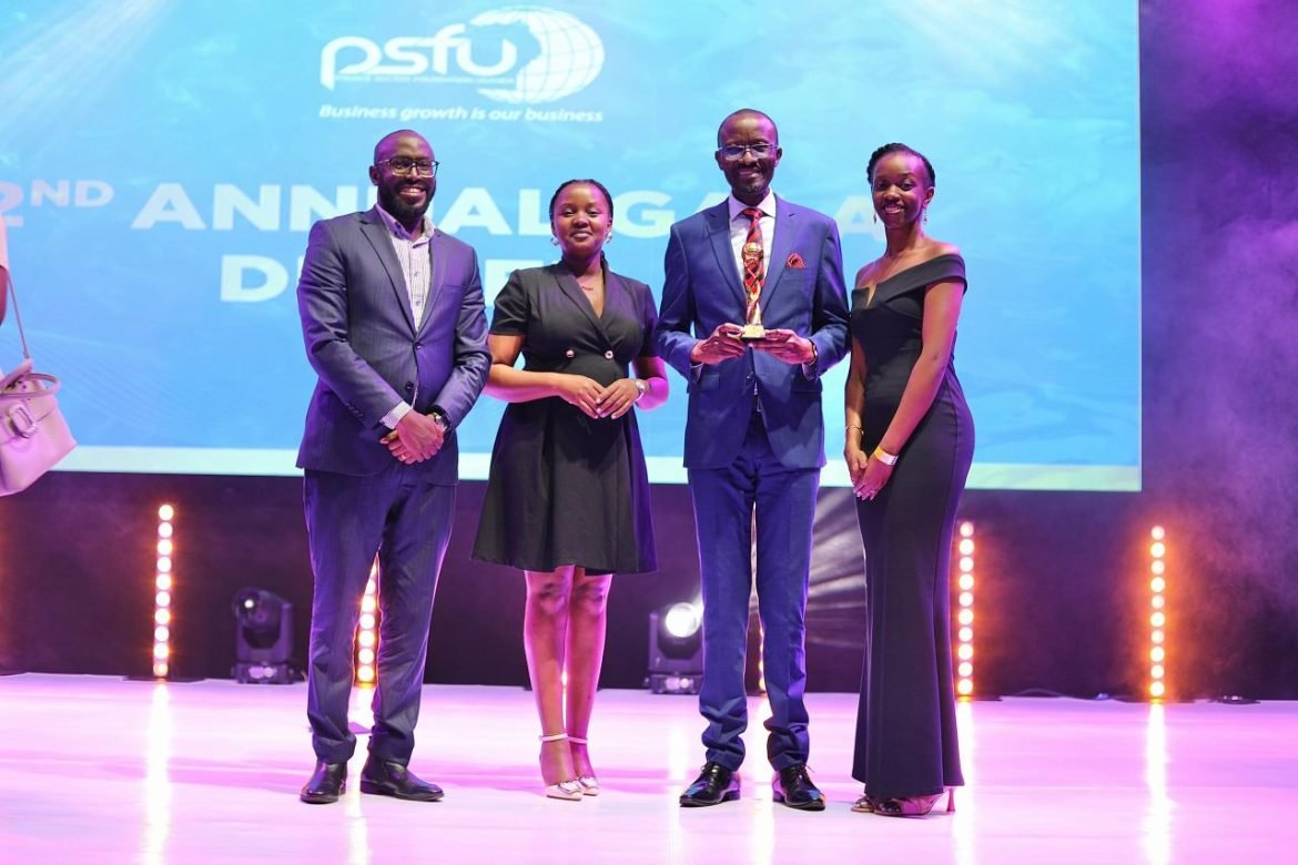 GeVdv_qWEAAuG9- Uganda Baati